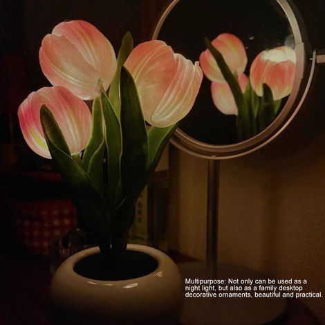 Veilleuse LED Trois Tulipes, Lampe de chevet avec plante artificielle en pot, Cadeau idéal pour une amie, Lampe de table photogénique, Socle en céramique (1/5)