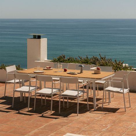 SKLUM Rechteckiger ausziehbarer Esstisch 240-300x100 cm aus Mareiran-Aluminium und 8 stapelbare Gartenstühle aus Tossa-Stahl Gardenia Weiß