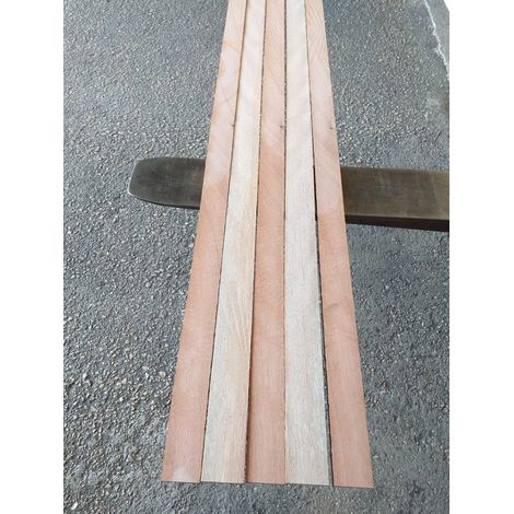 8 listelli okoumè mm.7x50x2100/2500 sezionati  Widia bordo grezzo per copertina nautica (1/4)