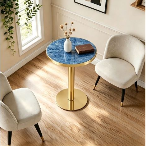 Tavolino rotondo moderno effetto marmo blu con bordo dorato e struttura in metallo nero e oro (1/5)