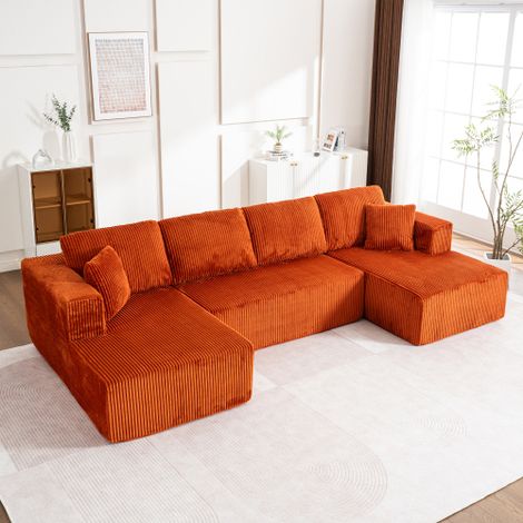 Das Wohnzimmer ist mit einem knochenlosen Sofa kombiniert - einem modernen Leisure-Sofa im U-Typ - mit einem modularen, nicht montierbaren Sofa aus Lampenstoff mit Liegestühlen.