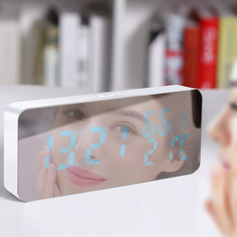 Digitaler RGB-Spiegelwecker mit 115 Farben, 3 Displays, einstellbarer Helligkeit, Wecker, Sprachsteuerung, Thermometer, USB-/Batteriebetrieb