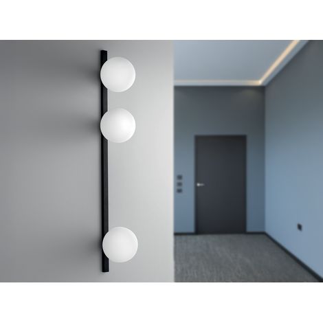 Große LED Wandleuchte 3-flammig Schwarz mit Glaskugeln Opalweiß, Höhe 90cm