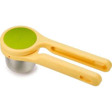 Exprimidor de cítricos amarillo Joseph Joseph Helix: práctico exprimidor de frutas en color amarillo, ideal para exprimir cítricos de manera eficiente y cómoda en tu cocina. (1/5)