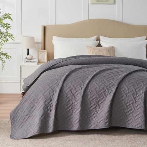 couvre-lit avec gaufrage ultrasonique gris 170 x 210 cm – Couverture polyvalente comme jeté de lit ou jeté de canapé, style matelassé, idéal comme couvre-lit (1/5)