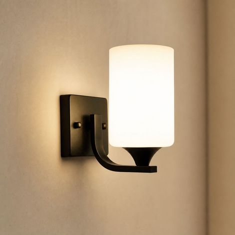 Applique murale LED 12W lumière chaude, abat-jour verre blanc et corps fer noir, design moderne pour chambre et couloir, culot E27 (1/5)