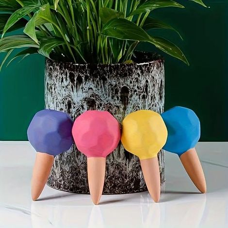 Lot de 4 goutteurs à billes polygonales, dispositif d'arrosage automatique à goutte lente, pour plantes en pot d'intérieur et d'extérieur (1/5)