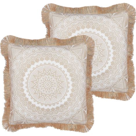 Set di 2 cuscini in tessuto di poliestere beige e bianco 45 x 45 cm fodera con nappe Geranium