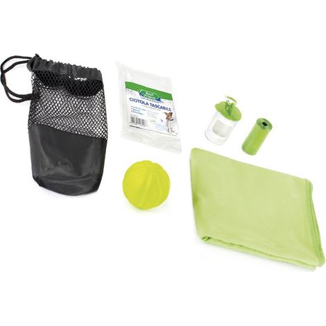 Kit d'été contenant un bol, une balle, une serviette, des sacs hygiéniques et un distributeur