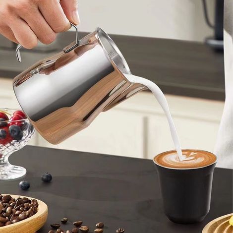 Glänzender silberner 600-ml-Milchbecher mit Blumenmuster und Farbskala (1/5)
