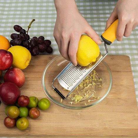 Râpe à fromage en acier inoxydable avec poignée, râpe multifonctionnelle pour citron, gingembre et pommes de terre (1/5)
