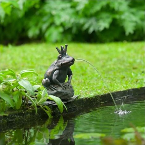 Ubbink – Sujet cracheur roi des grenouilles – Fontaine de jardin en polyrésine – Dimensions 27 x 20 cm – Débit d'eau 600-1000 L/h