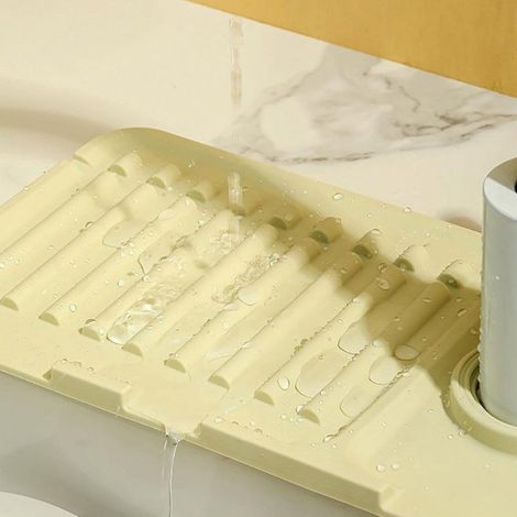 Tapis d'évier en silicone, 45 x 14 cm, protection anti-éclaboussures pour robinet, tapis pour cuisine et salle de bain, gris (1/4)