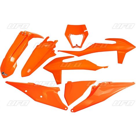 KIT DI PLASTICA UFO PER KTM EXC 125 '20-'21, EXC 250 / 300 TPI '20-'23, EXC-F 250 / 350 / 450 / 500 '20-'23 CON COPRI FARO ARANCIONE (KT527E127)