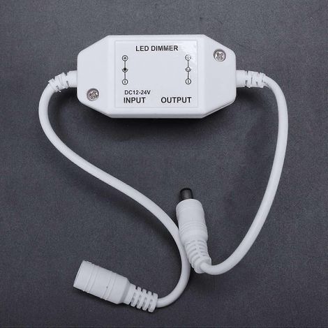 Contrôleur de variateur LED 3X 12V / 24V 6A pour un réglage facile de la luminosité et une couleur claire et nette (blanc). (1/5)