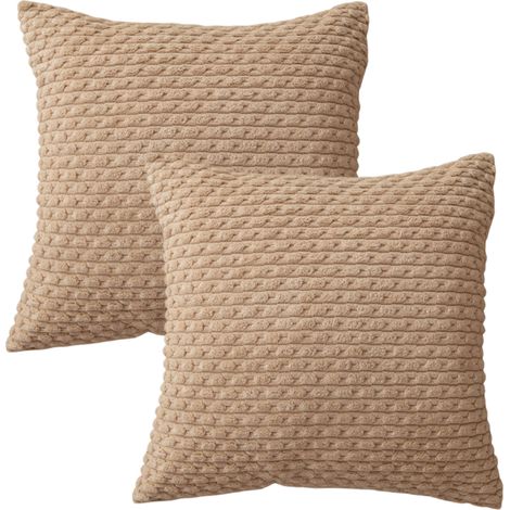 Deux coussins marron à bordure en velours côtelé-Idéal pour décorer les canapés, les salons et les tables de chevet en automne.
