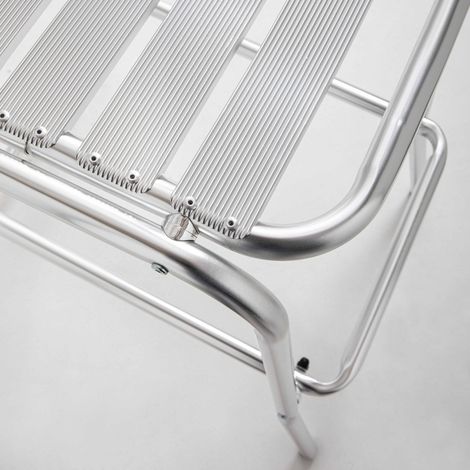 Oviala – Lot de 4 chaises hautes en aluminium anodisé – Charge maximale 120kg – Dossier incliné et repose-pieds pour confort – Patins antidérapants en PEHD