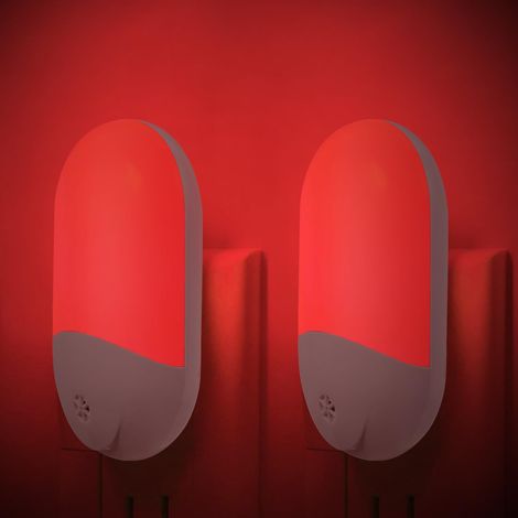 Veilleuses automatiques rouges (lot de 2)  Modèle à brancher avec capteur de lumière, éclairage de sécurité pour couloir, escalier et chambre [Classe énergétique A] (1/5)