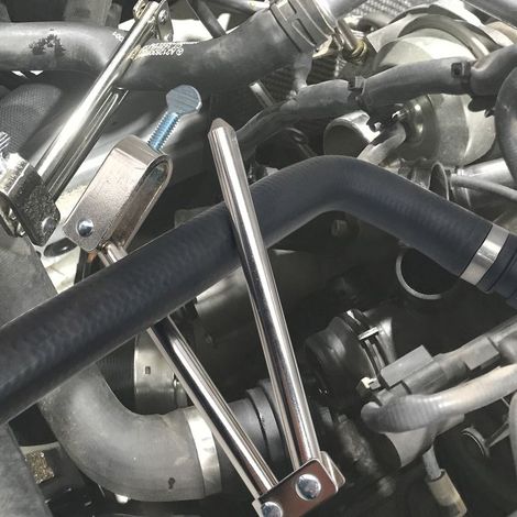 Outil de serrage de flexible de frein, tige de tube de chauffage de radiateur de carburant de voiture (1/5)
