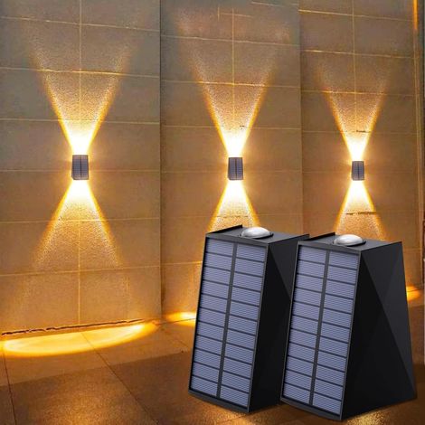 Lot de 2 Lampes solaires pour jardin extérieur,appliques murales d'extérieur à lumière solaire,(Lumière chaude) applique murale solaire à LED vers le haut et vers le bas, lampes solaires décoratives