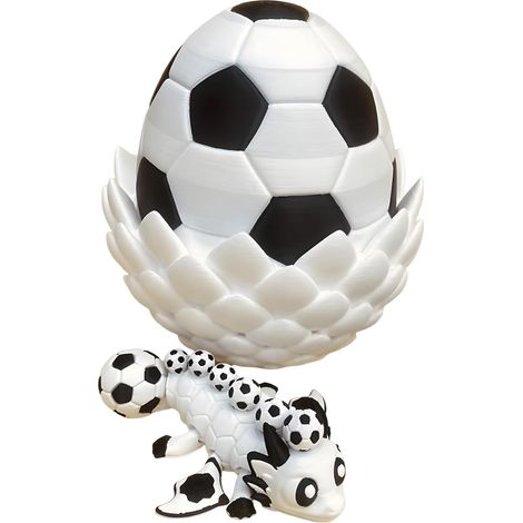 Œuf de dragon de football imprimé en 3D avec un dragon articulé à l'intérieur. Jouet enchanté et flexible, figurine de collection fantastique pour décorer un bureau ou pour les fans de football.
