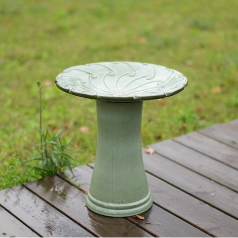 Bagno per uccelli 43x43x45 cm, con vasca ampia, base rialzata e stabile, ceramica, verde chiaro (1/5)