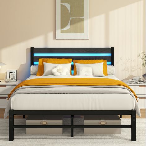 Lit double 140x200 cm en métal noir et MDF, tête de lit style bois, LED RGB, ports USB et rangement sous lit (1/5)