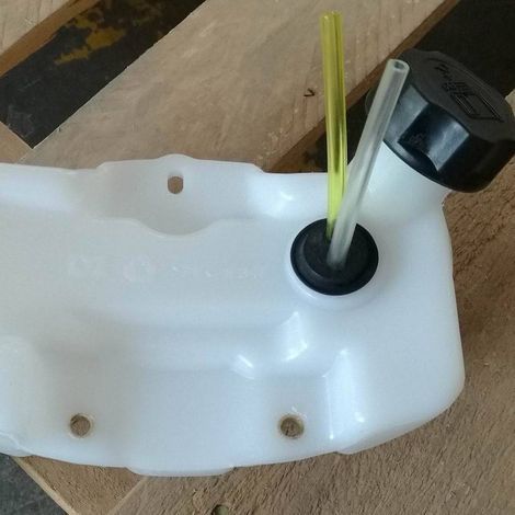 Réservoir de carburant G26L G26L 1E34F 1E32F, réservoir de carburant en plastique, convient aux moteurs Komatsu G26L/domestiques 1E34F. (1/3)