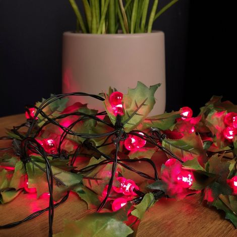 Premier 2.8m Holly Garland with Red Berries and 40 Red Leds (1/5)