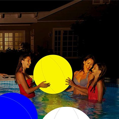 Aufblasbarer, leuchtender PVC-Strandball, 16 Farben, LED-Fernbedienung, weiß, für Schwimmbäder (1/4)