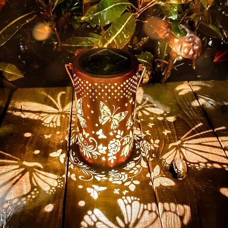 Lanternes solaires d'extérieur à suspendre en forme de papillon creux en métal - Étanche - Décoration de jardin délicate pour terrasse, cour, allée, paysage-LARGE (1/5)