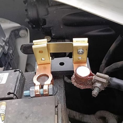 Interruptor de desconexión de batería de 12V/24V para automóviles, camiones y furgonetas: aislador de desconexión manual con cableado robusto y montaje simplificado.