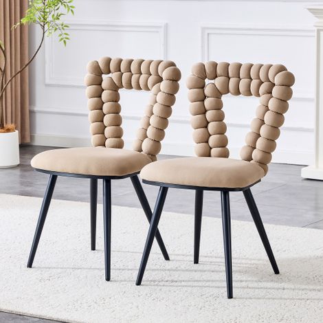 Chaises de salle à manger en velours camel (lot de 2) – Dossier ajouré triangulaire, pieds en métal noir laqué, robustes pour salles à manger, vestiaires et salons