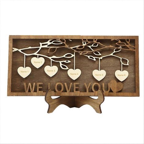 Plaque décorative en bois représentant un arbre généalogique, avec 6 noms de famille gravés. (1/5)