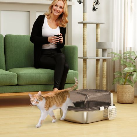 Geschlossene, überdachte Katzentoilette mit Edelstahlwanne, hohem Rand, Schaufel und Streuauswurfbereich, Grau