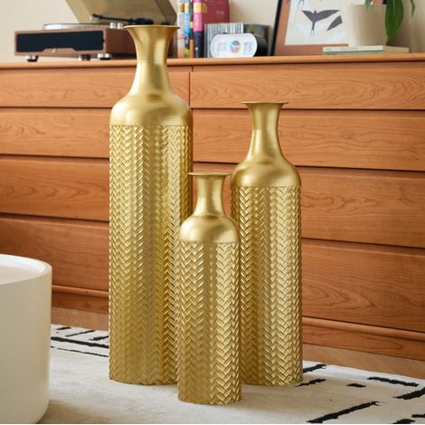 MODFU – Set di 3 vasi da terra in metallo con altezze 50/66/83 cm, motivo texturizzato e finitura dorata lucida – Dorato (1/5)