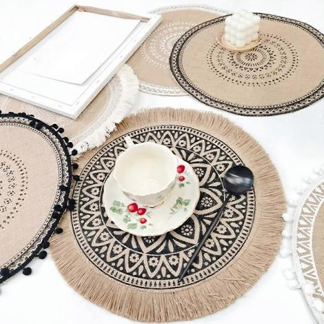Ensemble de 4 sets de table ronds bohèmes en lin et jute avec macramé, résistants à la chaleur, antidérapants et lavables, pour table de style campagnard, 38 cm (15 pouces).