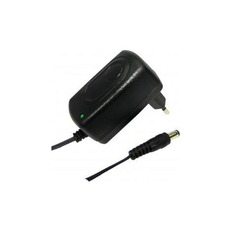 Festes Netzgerät 5Vdc 3Amp 15W Stecker 5,5x2,1mm DCU