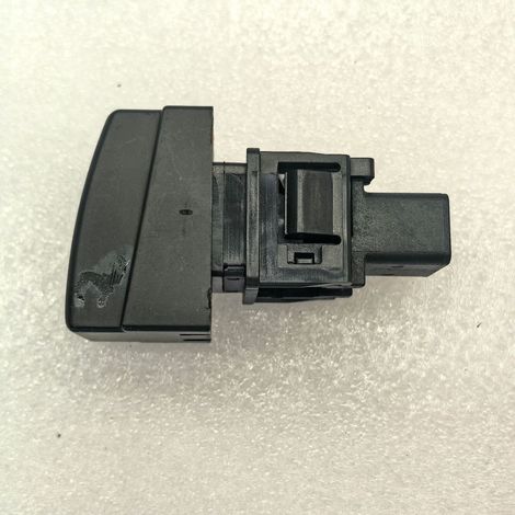25290-9Y000 is applicable to Nissan Teana J31 04-08 warning light switch, four-flash switch, and emergency light switch. (1/4)