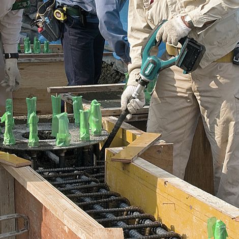 Compacteur de béton sans fil MAKITA DVR450Z - 18V - Sans batterie ni chargeur — vue 3