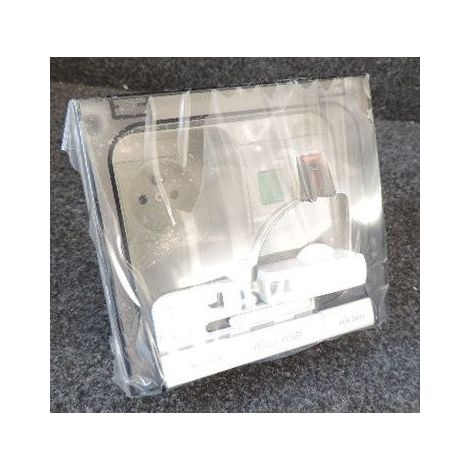 Prise 2P+T 16A domestique FR à encastrer verrouillable 200-250V 136x125mm pour pose sur coffret IP56 OMNIAPLUS (1/3)