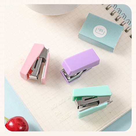 Fournitures de bloc-notes de bureau avec pince à papier à longue queue et agrafeuse pour stylos 400 pièces agrafes trombone pour femmes étudiantes collègues excellent cadeau d'anniversaire garçons et (1/5)