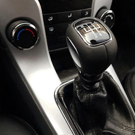 Compatible avec les rotules de levier de vitesses manuel à 5 rapports des Chevrolet Cruze 2009-2015. (1/5)