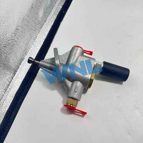 Die handbetriebene Ölpumpe 4093825 in Pistolenform ist für die Dieselmotoren Tianjin Cummins 6BT, 6BTA, 6BTAA, 4BT und 4BTA geeignet. (1/5)