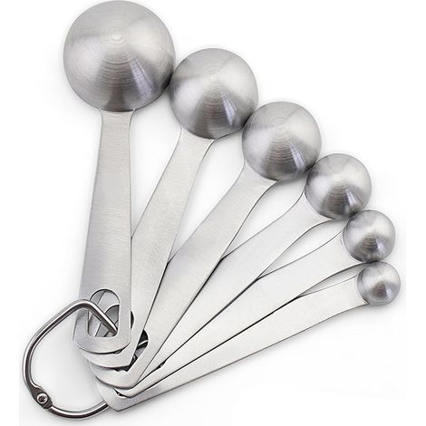 Set mit 6 Messlöffeln aus Edelstahl: 1/8 Teelöffel, 1/4 Teelöffel, 1/2 Teelöffel, 1 Teelöffel, 1/2 Esslöffel und 1 Esslöffel, geeignet für trockene Pulver und flüssige Zutaten.