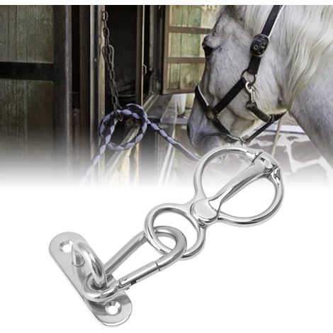 Anneau d'attache pour laver les chevaux dans les écuries (1/5)
