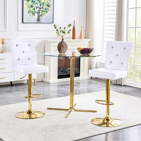 Lot de 2 fauteuils rétro en similicuir blanc effet crocodile, dotés d’un motif à boucle en cristal, apportant raffinement et mystère à votre espace repas.