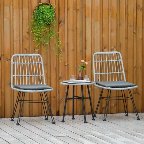 Ensemble de jardin 3 pièces en rotin PE et acier, comprenant une table basse avec plateau en verre et 2 chaises, idéal pour balcon, terrasse ou jardin. Gris. (1/5)