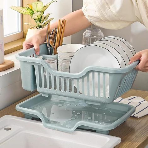 Grand égouttoir à vaisselle avec bac de séchage intégré, idéal pour la cuisine et les éviers avec sortie d'eau et porte-ustensiles. (1/5)