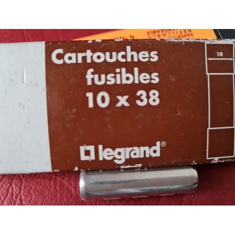 10 FUSIBLE LE NEUTRE N : 10x38 , 14x51 et 7 FUSIBLE 22x58